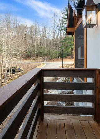 25 Rantis Ln Black Mountain NC-small-024-129-Image36-666×444-72dpi
