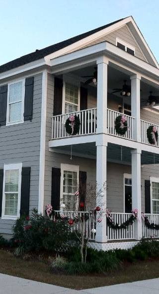 CHRISTMAS-HOUSE