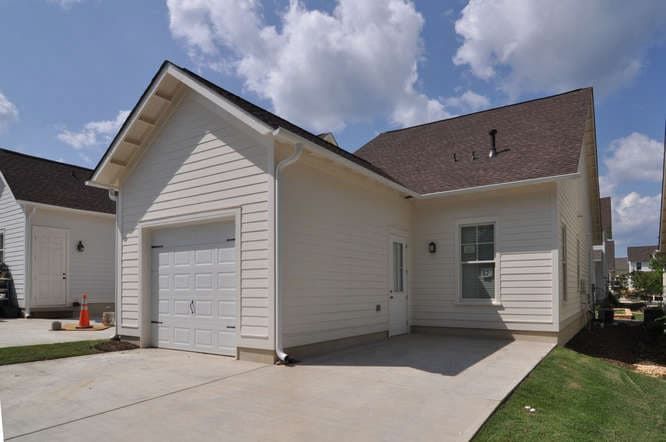 photo-1872482-Single-Garage
