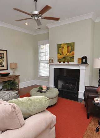 photo-2014637-Family-Room
