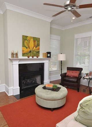 photo-2014638-Family-Room