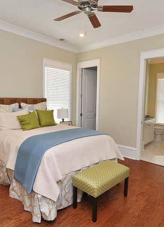 photo-2014648-Master-Bedroom
